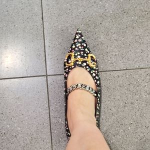 Gucci horsebit jblack chain florals flats